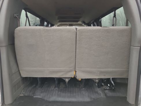 Used 2023 Chevrolet Express 3500 LS image 27