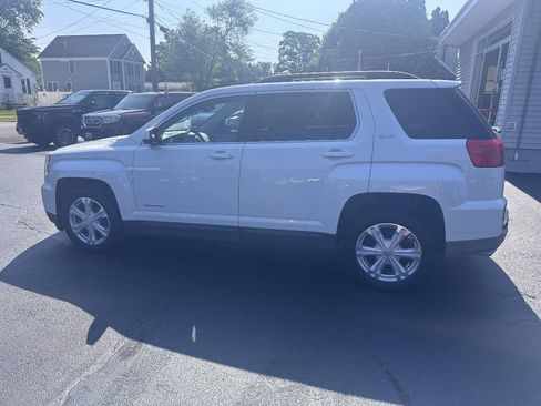Used 2017 GMC Terrain SLE w/ Convenience Package AWD/4WD image 9