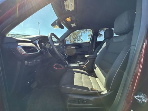 Used 2023 Chevrolet TrailBlazer RS w/ Convenience Package image 16