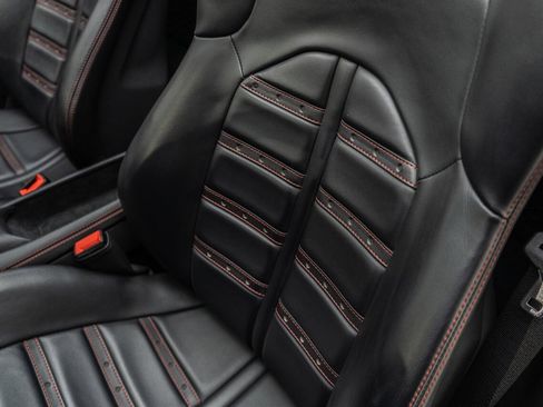 Used 2022 Ferrari F8 Tributo image 31