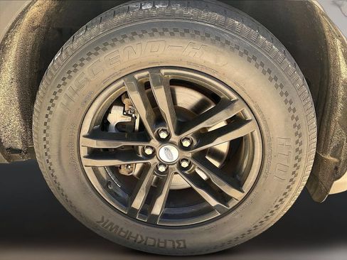 Used 2020 Ford Explorer XLT w/ Equipment Group 202A AWD/4WD image 34