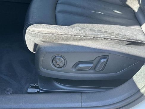 Used 2019 Audi A4 2.0T Premium image 18