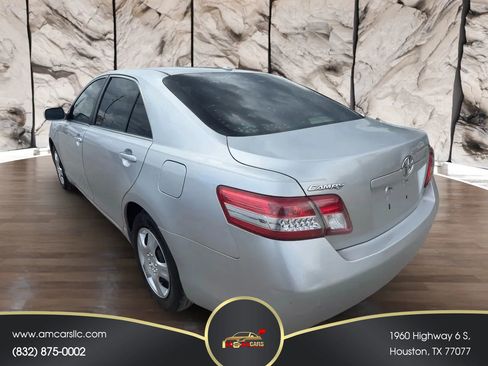 Used 2011 Toyota Camry LE image 13