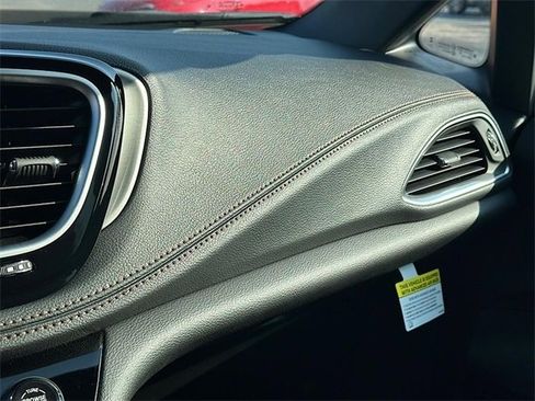 New 2026 Chrysler Pacifica Pinnacle image 25
