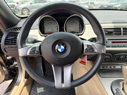 Used 2004 BMW Z4 3.0i RWD image 9