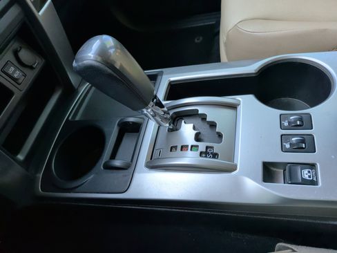 Used 2017 Toyota 4Runner SR5 Premium image 23