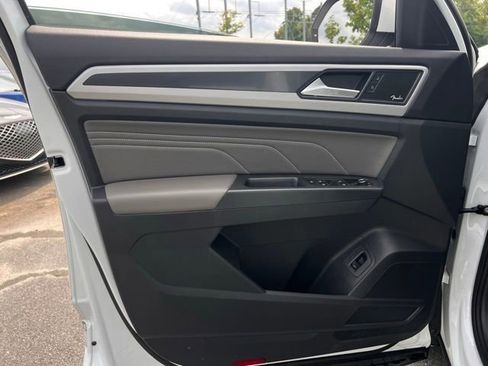 Used 2023 Volkswagen Atlas SEL Premium AWD/4WD image 10