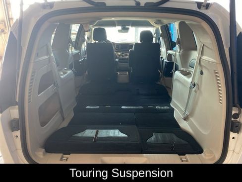 Used 2023 Chrysler Voyager LX image 20