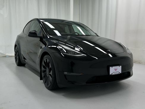 Used 2022 Tesla Model Y Performance image 2