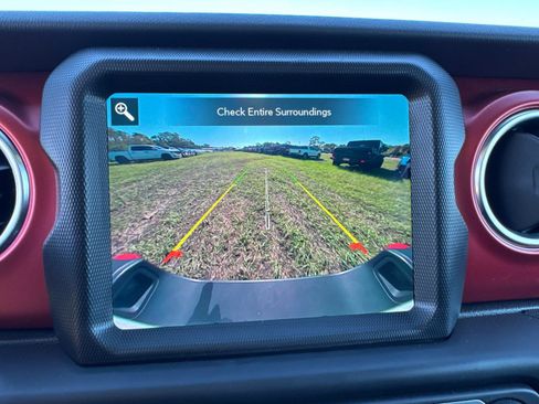 Used 2023 Jeep Gladiator Rubicon w/ LED Lighting Group image 25