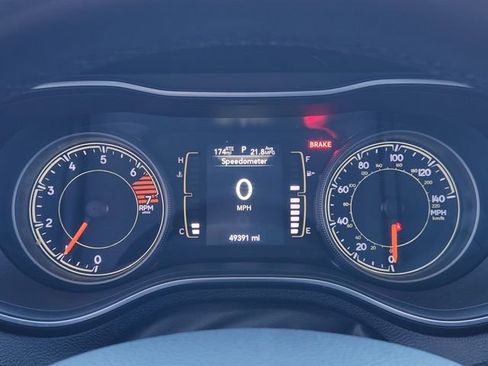 Certified 2021 Jeep Cherokee Latitude Plus AWD/4WD image 15