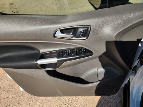 Used 2023 Ford Transit Connect XLT FWD image 18