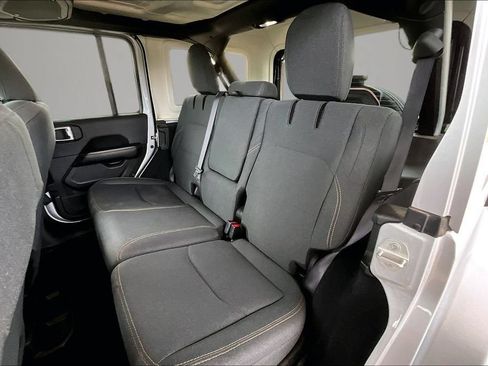 Used 2024 Jeep Wrangler Unlimited Sahara AWD/4WD image 22