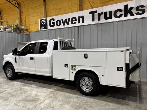 Used 2017 Ford F250 XL w/ Power Equipment Group image 5