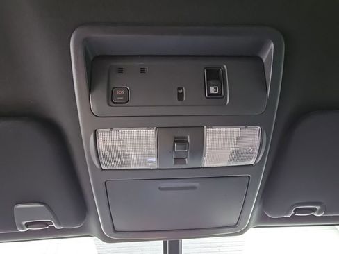 Used 2018 Nissan Titan SL w/ Midnight Edition image 23