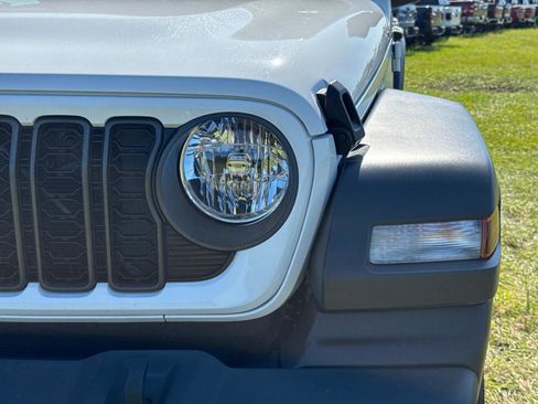 Certified 2024 Jeep Wrangler Sport S image 9