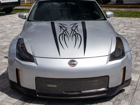 Used 2006 Nissan 350Z Touring RWD image 2