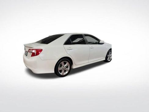 Used 2014 Toyota Camry SE FWD image 10