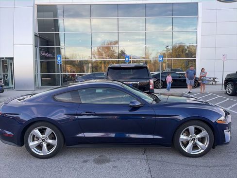 Used 2018 Ford Mustang Coupe w/ Equipment Group 101A image 4