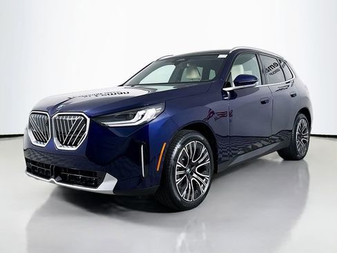 Used 2025 BMW X3 xDrive30i w/ Premium Package image 3