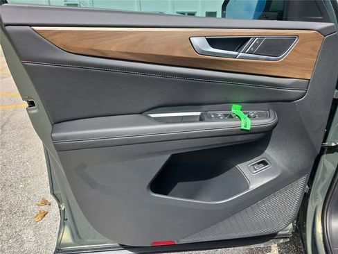 New 2026 Volkswagen Atlas SE FWD image 16