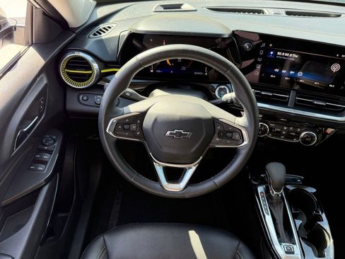 Used 2025 Chevrolet Trax ACTIV w/ Driver Confidence Package FWD image 9