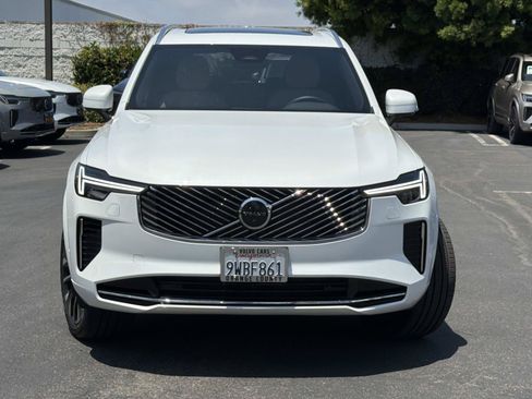 Used 2026 Volvo XC90 B6 Plus w/ Protection Package Premier AWD/4WD image 2
