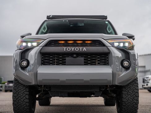 Used 2022 Toyota 4Runner SR5 Premium w/ Moonroof Package AWD/4WD image 2