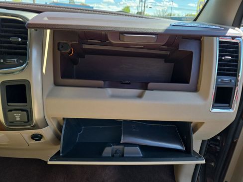 Used 2013 RAM 1500 Laramie w/ Convenience Group image 17