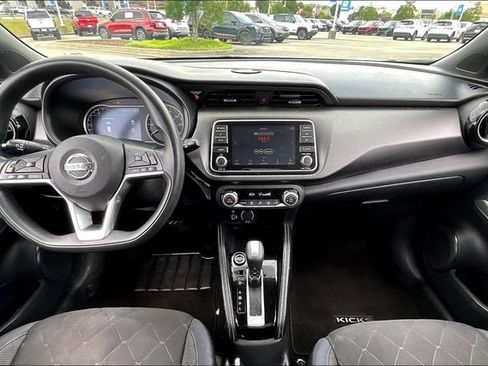 Used 2018 Nissan Kicks SV FWD image 7