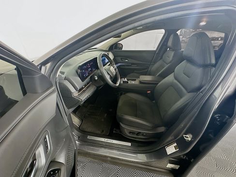 Used 2024 Nissan Ariya AWD image 13
