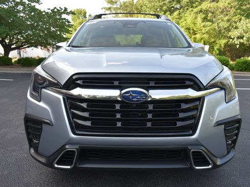 Used 2023 Subaru Ascent Touring AWD/4WD image 5