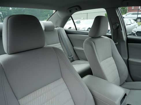 Used 2015 Toyota Camry LE FWD image 17