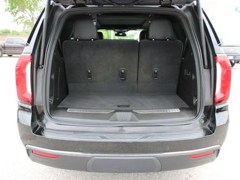 Used 2023 GMC Yukon AT4 w/ AT4 Premium Package AWD/4WD image 7