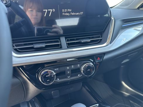 New 2026 Chevrolet Trax LT w/ Driver Confidence Package image 13