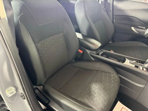 Used 2024 Nissan Kicks SV image 33