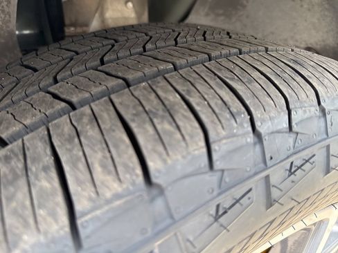 Used 2024 Rivian R1S Adventure AWD/4WD image 27