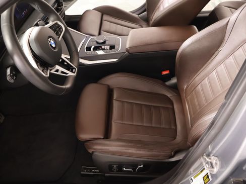 Used 2025 BMW 330i Sedan w/ M Sport Package RWD image 12