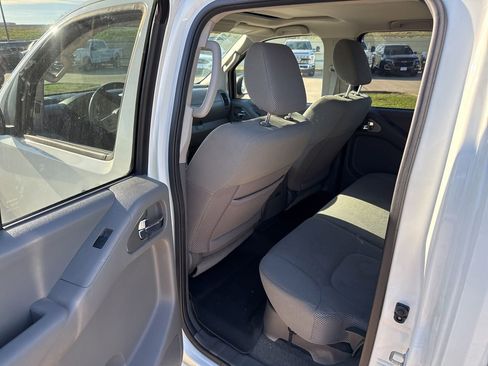 Used 2016 Nissan Frontier SV w/ SV Value Truck Package image 7