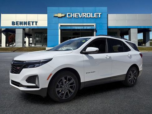 Used 2024 Chevrolet Equinox RS FWD image 2
