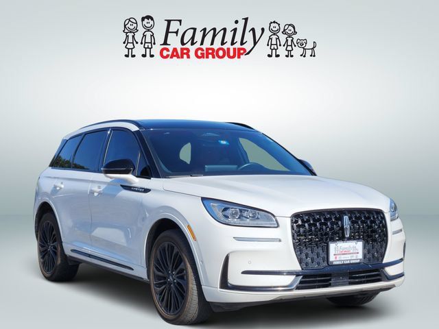 Used 2023 Lincoln Corsair Reserve w/ Equipment Group 202A AWD/4WD image 2