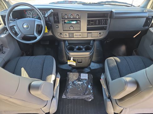 New 2025 Chevrolet Express 2500 Work Van image 12