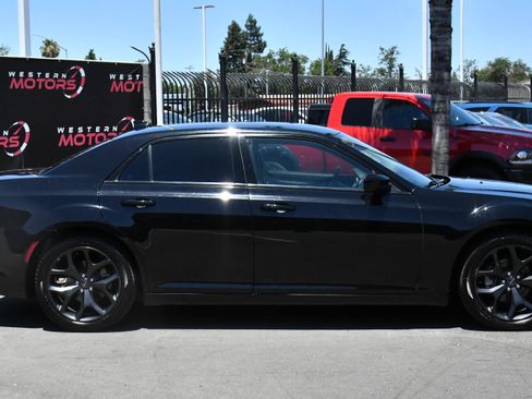 Used 2021 Chrysler 300 Touring w/ Sport Appearance Package RWD image 9