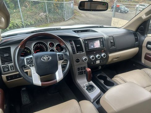 Used 2014 Toyota Sequoia Platinum image 13