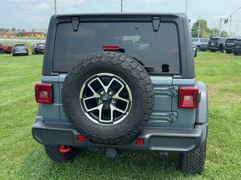Used 2025 Jeep Wrangler Unlimited Rubicon w/ Convenience Group AWD/4WD image 6
