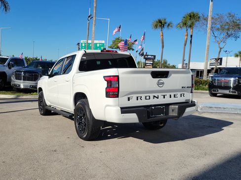 Used 2023 Nissan Frontier SV w/ Midnight Edition Package image 7