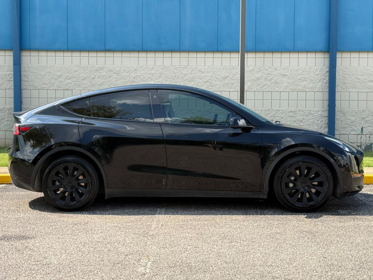 Used 2022 Tesla Model Y Long Range AWD/4WD image 4