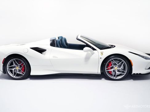 Used 2021 Ferrari F8 Tributo image 4