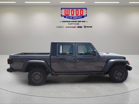 New 2026 Jeep Gladiator Sport AWD/4WD image 2