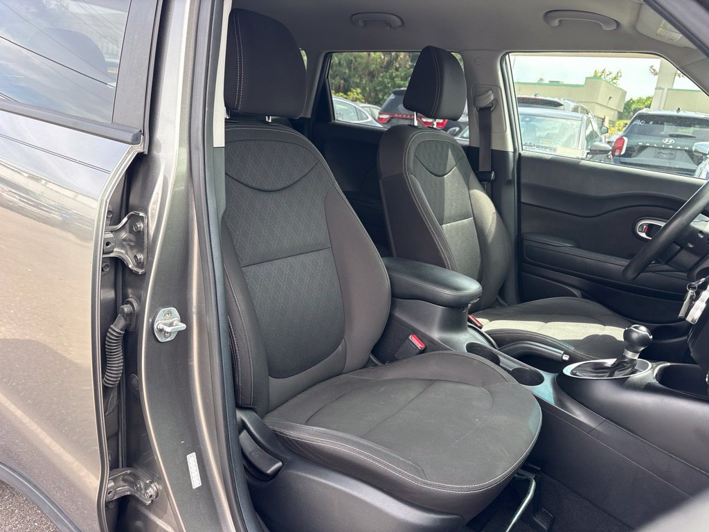 Used 2019 Kia Soul FWD image 18